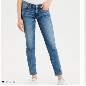 AMERICAN EAGLE SUPER STRETCH SKINNY JEANS